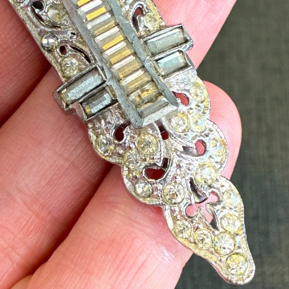 Vintage Art Deco Pot Metal Dress Clip Silver Tone Baguette Rhinestone 2.75